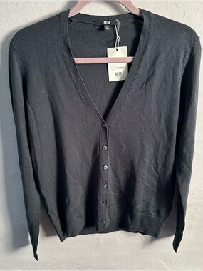 Uniqlo Extra Fine Merino Wool V-Neck Cardigan